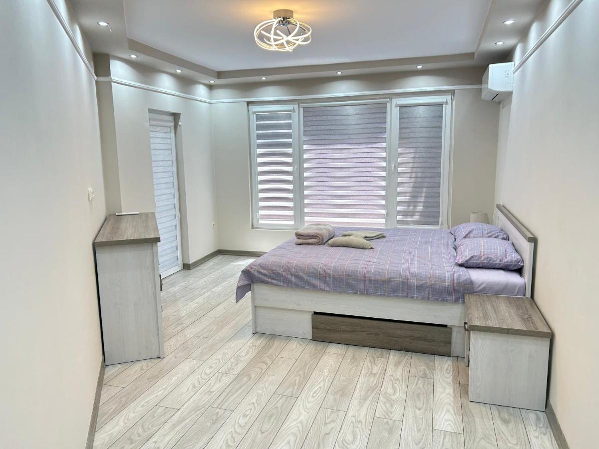 Apartament Deluxe Karina-Free Parking Burgas Esterno foto